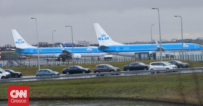 Ολλανδία-Χάος-στο-αεροδρόμιο-Σίπχολ-λογώ-απεργίας-του-προσωπικού-εδάφους.jpg