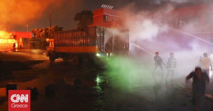 Μπαγκλαντές-Στους-49-έφτασαν-οι-νεκροί-από-την-πυρκαγιά-σε.jpg