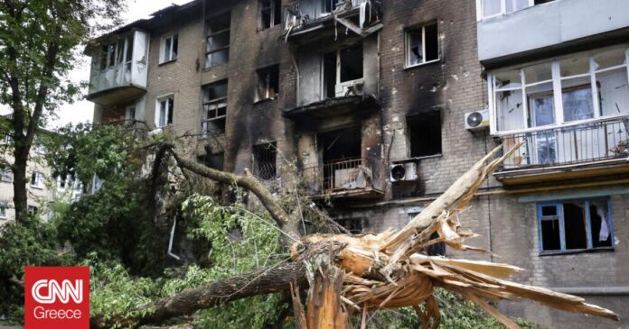Ουκρανία-Ρουκέτα-έπληξε-πολυκατοικία-–-Έξι-νεκροί-και-δεκάδες-αγνοούμενοι.jpg
