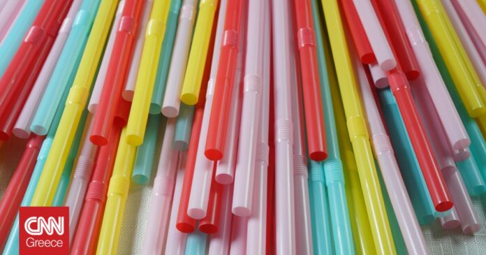 WWF-Ελλάς-Παράνομο-κύκλωμα-διαθέτει-στην-αγορά-πλαστικά-καλαμάκια.jpg