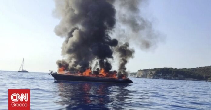 Βυθίστηκε-το-ιστιοφόρο-σκάφος-μετά-τη-φωτιά-ανοιχτά-των-Αντίπαξων.jpg