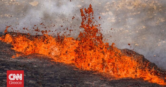 Ισλανδία-Εντυπωσιακές-εικόνες-από-την-έκρηξη-του-ηφαιστείου.jpg