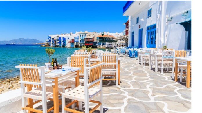 Τουρισμός-Χρονιά-ρεκόρ-για-τις-Κυκλάδες-–-Δεν-υπάρχει-δωμάτιο.jpg