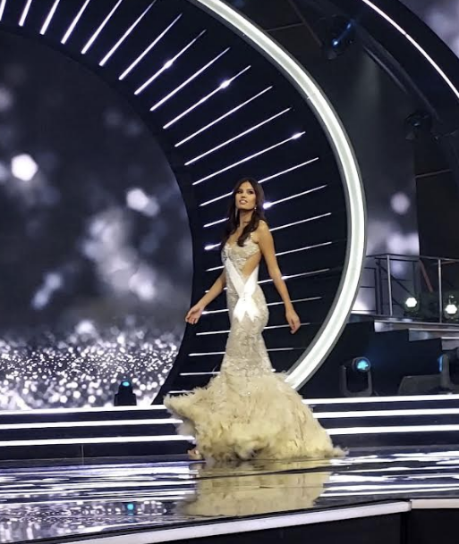 Βίντεο και φωτογραφίες από την παρουσία της Σοφίας Αραπογιάννη στο Μις Υφήλιος 2 Screenshot 926