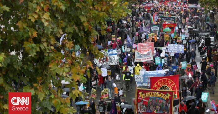 Βρετανία-Χιλιάδες-στους-δρόμους-του-Λονδίνου-για-να-απαιτήσουν-γενικές.jpg