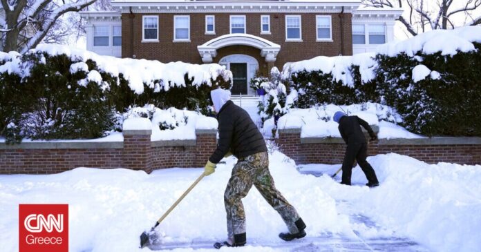 1671732209_ΗΠΑ-Σπάνια-καταιγίδα-προκαλεί-χάος-στις-συγκοινωνίες.jpg