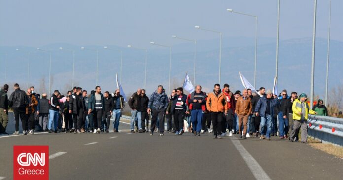 Λαμία-Αγρότες-έκλεισαν-την-Εθνική-Οδό-Αθηνών-Λαμίας-στο.jpg