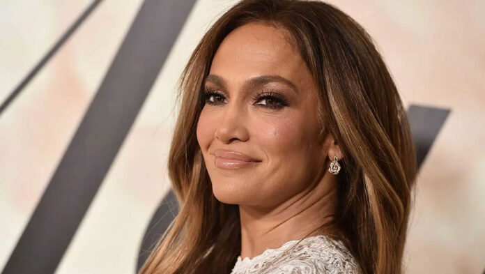 Το-μυστικό-της-Jennifer-Lopez-για-αλαβάστρινο-δέρμα-δεν-ήταν.jpg