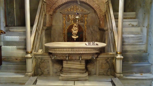 Ζωοδόχος Πηγή Μπαλουκλή: Η Παναγιά της Πόλης και τα μισοτηγανισμένα ψάρια 6 mpaloykli_agiasma