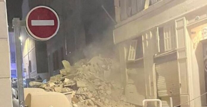 Γαλλία-Κατέρρευσαν-δύο-κτίρια-στη-Μασσαλία-–-Παραμένουν-εγκλωβισμένοι.jpg