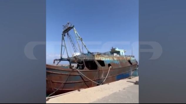 Αυτό-είναι-το-ψαράδικο-που-έφτασε-με-500-μετανάστες-στην.jpg