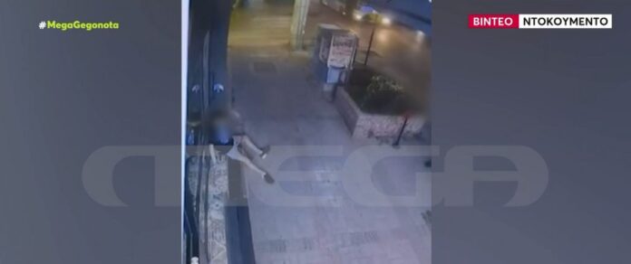 Ελληνικό-Κουκουλοφόροι-μαχαίρωσαν-17χρονο-για-να-τον-ληστέψουν.jpg