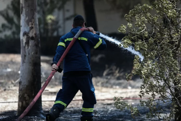 1689572967_Πυροσβεστική-Από-αμέλεια-ηλικιωμένου-ξεκίνησε-η-φωτιά-στη-Νάξο.webp.webp