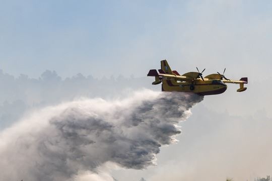 1690306008_Πτώση-Canadair-Νεκροί-οι-2-πιλότοι-που-επιχειρούσαν-στην-Κάρυστο.jpg
