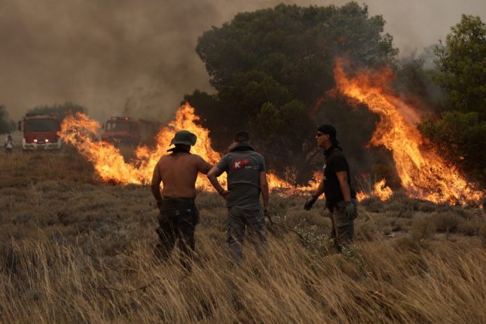 Μαίνεται-για-έβδομη-συνεχόμενη-ημέρα-η-φωτιά-στη-Ρόδο.jpg