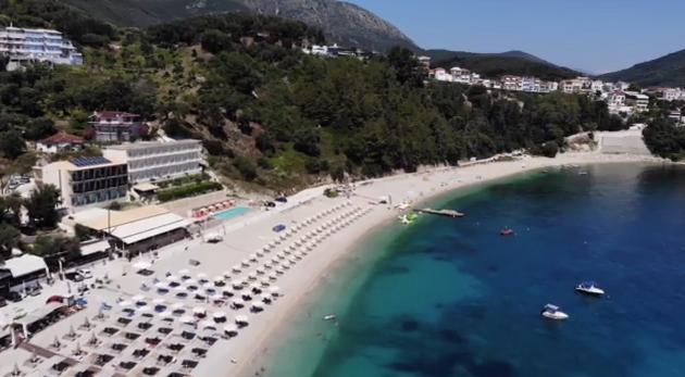 Το-αδιαχώρητο-από-τις-7-το-πρωί-στις-παράλιες-της.png