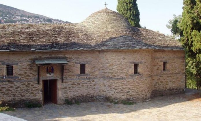 1691443359_Λάρισα-Έσκαψαν-το-εσωτερικό-εκκλησίας-για-να-βρουν…-χαμένο-θησαυρό.jpg