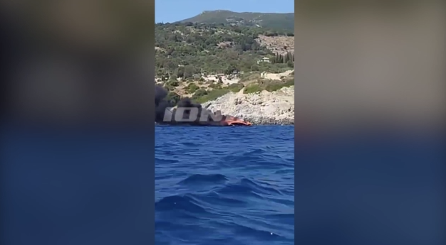 Ζάκυνθος-Σκάφος-πήρε-φωτιά-και-βυθίστηκε-–-Απομακρυνθήκαν-οι-επιβάτες.png