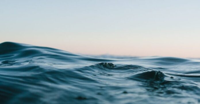 Πάρος-Νέες-έρευνες-για-τον-42χρονο-surfer-που-αγνοείται.jpg