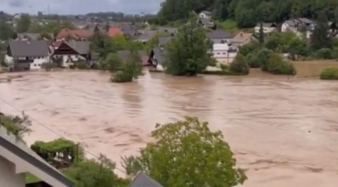 Σλοβενία-Βυθισμένες-πόλεις-στην-καρδιά-του-καλοκαιριού-από-τις-καταστροφικές.jpg