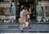 Ανοικτά τα καταστήματα την Κυριακή – Το ωράριο λειτουργίας και η απεργία της ΟΙΥΕ