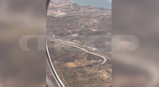 Στέφανος-Κασσελάκης-Εικόνες-του-MEGA-μέσα-από-το-αεροσκάφος-που.png