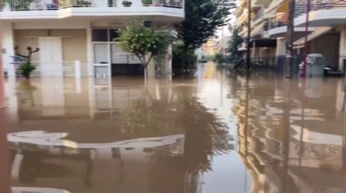 Φούσκωσε-επικίνδυνα-ο-Πηνειός-–-Μήνυμα-του-112-για-εκκενώσεις.jpg