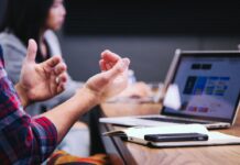 Αύξηση των ασφαλιστικών εσόδων μέσω της Ψηφιακής Κάρτας Εργασίας – Τι δείχνουν τα στοιχεία