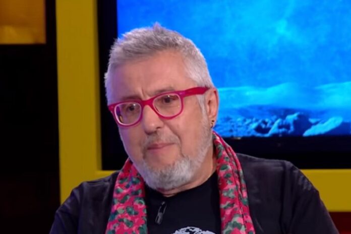 Στάθης-Παναγιωτόπουλος-Δεν-με-κοίταξε-–-Η-γυναίκα-που-τον.jpg