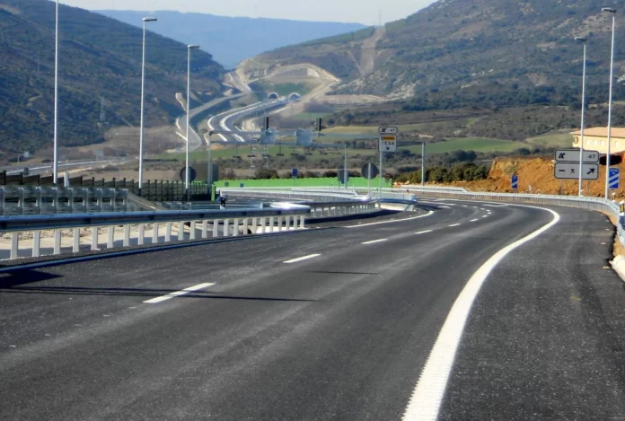 1702779669_Πάτρα-–-Λαμία-σε-15-ώρα-Μπαίνουν-οι-μπουλντόζες-στον.webp.webp