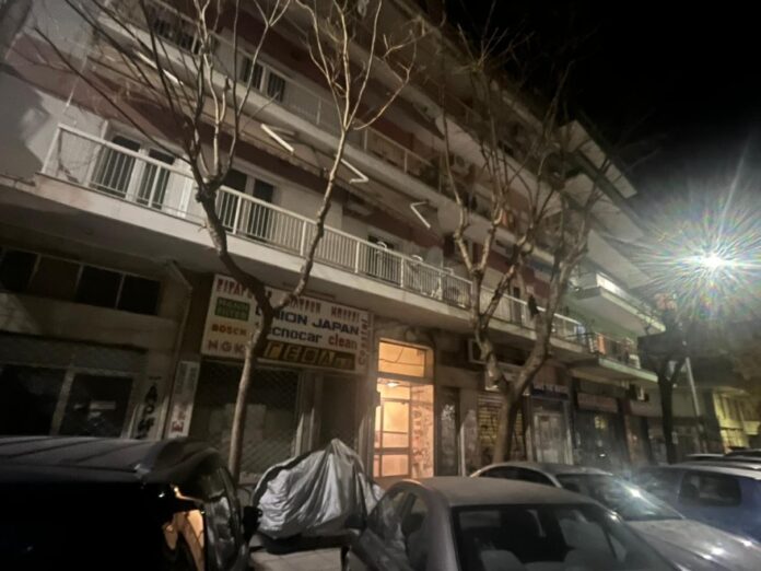 1706480126_Οικογενειακή-τραγωδία-στη-Θεσσαλονίκη-Ο-πατέρας-βρέθηκε-δίπλα-στον-νεκρό.jpg