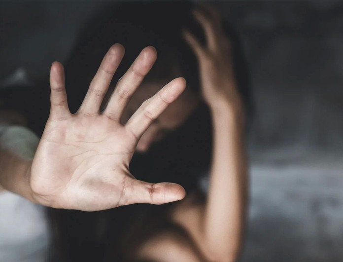 45χρονος-πήγε-να-βιάσει-την-23χρονη-babysitter-των-παιδιών-του.webp.webp