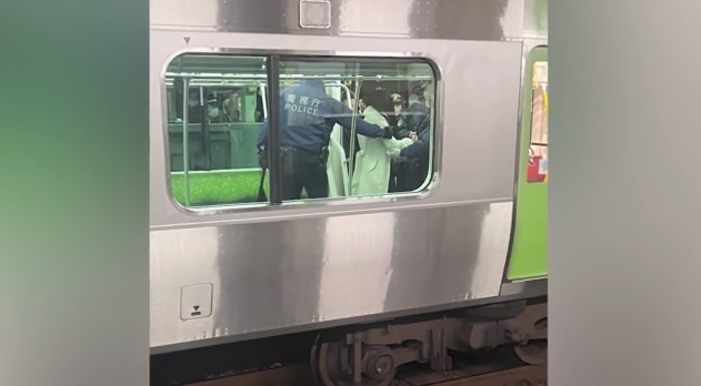 Ιαπωνία-Επίθεση-με-μαχαίρι-στο-μετρό-με-τέσσερις-τραυματίες.png