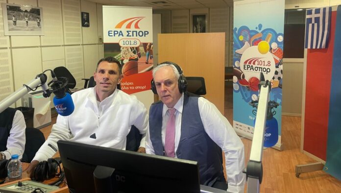 Στην-Πόλη-του-Φωτός-βλέπει…-Φως-ο-Πογιέτ.jpg