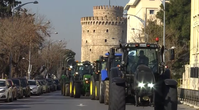 Θεσσαλονίκη-Απόβαση-αγροτών-με-μαύρες-σημαίες-και-φέρετρα.png