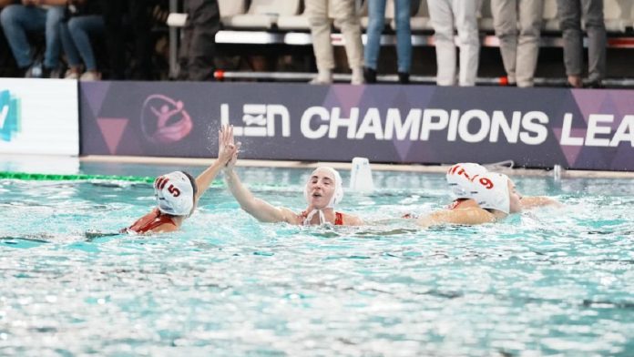 Olympiacos-Water-Polo-Women-2.jpg