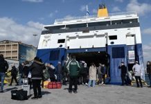 Ανησυχία για τον τουρισμό φέτος το καλοκαίρι: Σταθερές οι τιμές στα ακτοπλοϊκά, στα ύψη τα αεροπορικά εισιτήρια