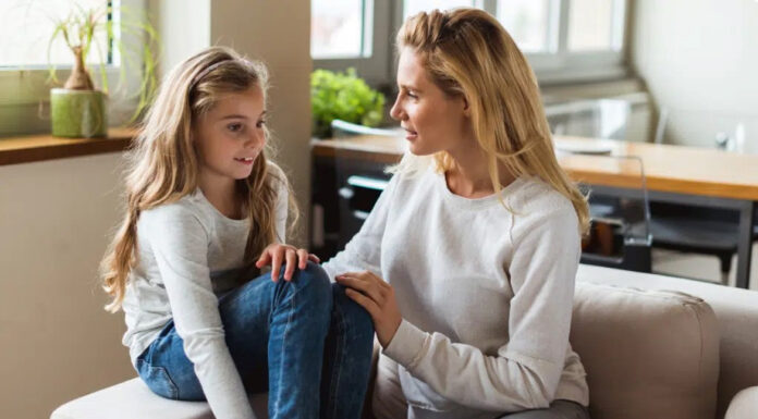 5 ερωτήσεις που μπορούμε να θέσουμε στα παιδιά μας για να εξελιχθούμε ως γονείς