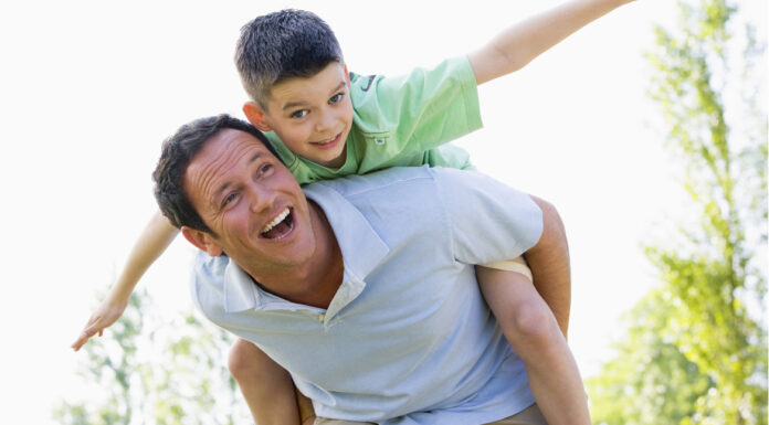5 πράγματα που αποκτούν οι γιοι από τους μπαμπάδες τους