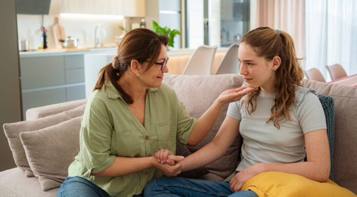 Εφηβεία: Τρεις λόγοι για τους οποίους τα παιδιά απομακρύνονται από τους γονείς τους