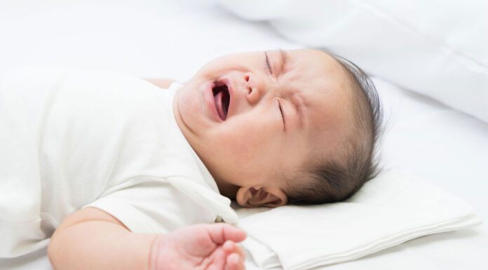 Πώς μπορείτε να αναγνωρίσετε ότι το μωρό σας είναι κουρασμένο