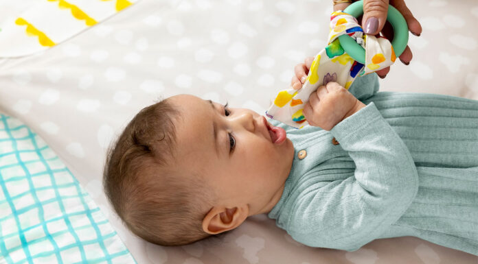 5 μέθοδοι για να ανακουφίσεις το μωρό σου από τον πόνο των δοντιών