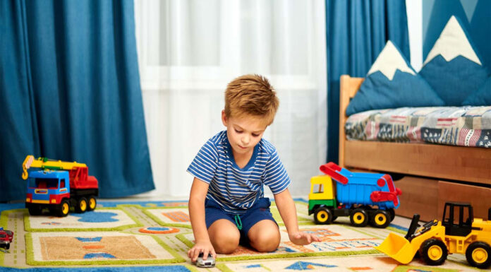 4 απαραίτητα αντικείμενα που πρέπει να υπάρχουν στο δωμάτιο κάθε παιδιού κάτω των 5 ετών