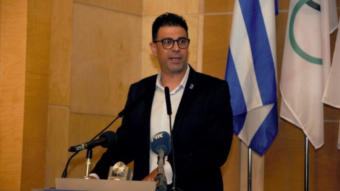 moyzouridis.jpg