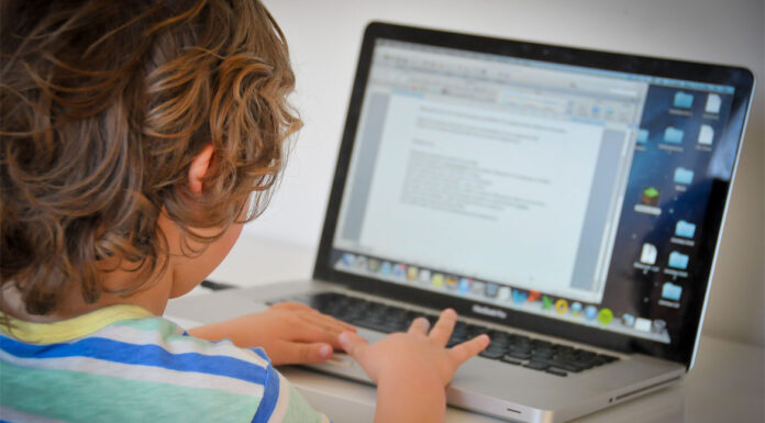 3 κανόνες για να προστατεύσουμε τα παιδιά από ακατάλληλες εικόνες στο διαδίκτυο