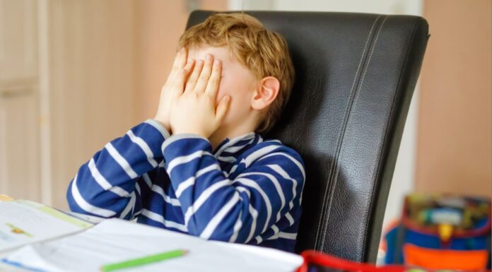 4 σημάδια ότι καταπιέζετε το παιδί σας