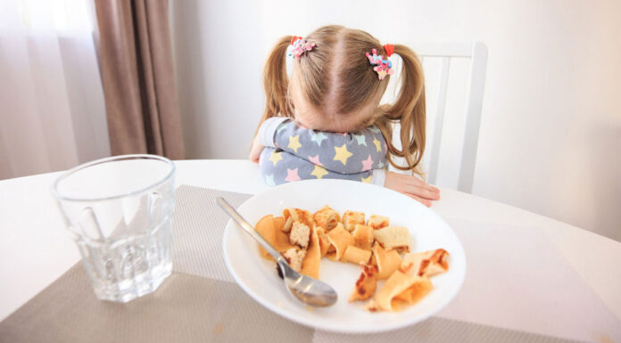 4 έξυπνες συμβουλές για τα παιδιά που είναι «δύσκολα» στο φαγητό