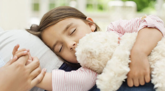 5 τρόποι να κάνεις το πρωινό ξύπνημα πιο εύκολο για σένα και το παιδί σου