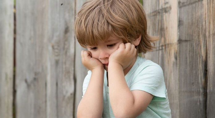 Πώς θα βοηθήσεις το παιδί σου να μιλήσει για τα συναισθήματά του