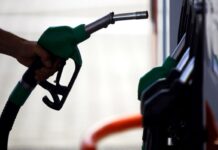 Τιμές καυσίμων: Πόσο θα πληρώσουν οι εκδρομείς των Χριστουγέννων – Το κόστος μετακινήσεων σε δημοφιλείς προορισμούς